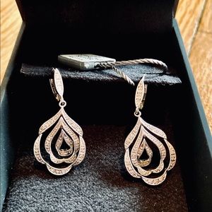Sterling silver sparkling silver earrings!